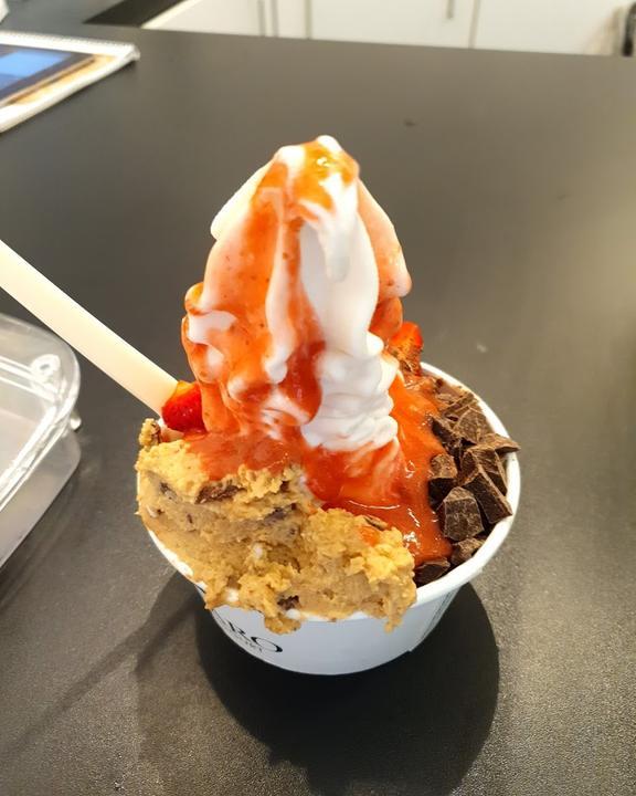 YOMARO Frozen Yogurt